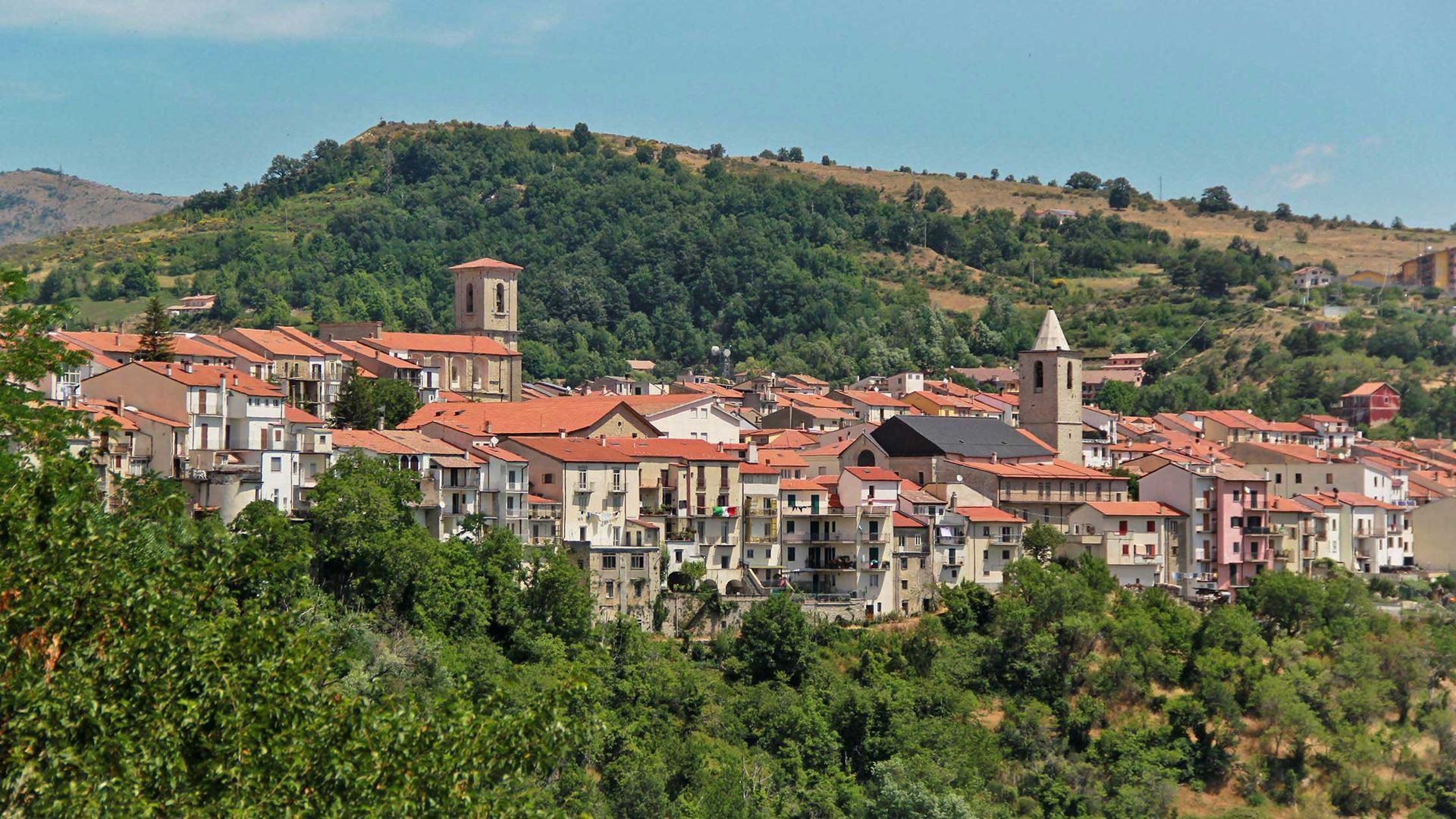 Agnone - Il centro storico dalla valle