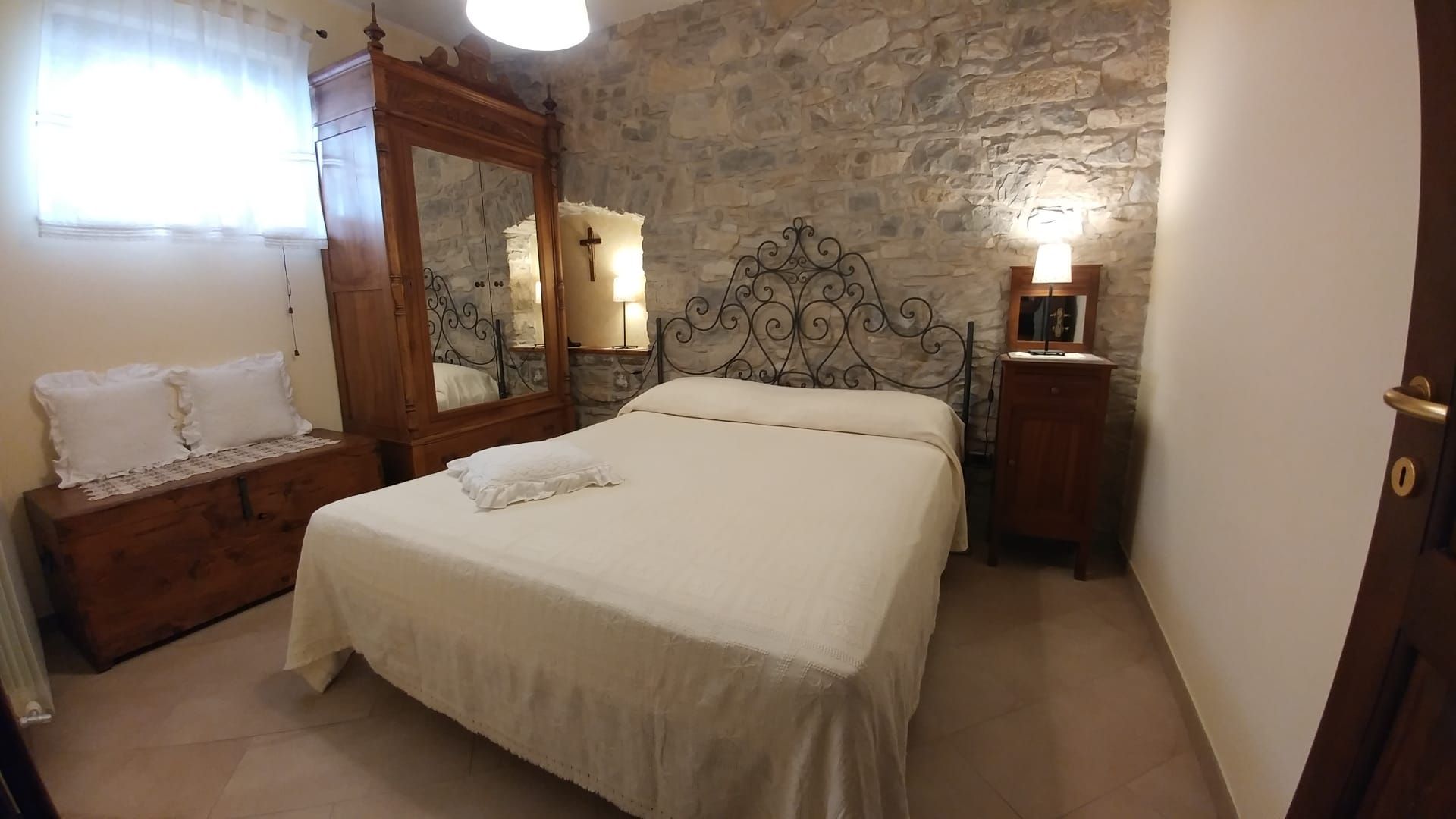 Camera Matrimoniale - Letto in ferro battuto artigianale